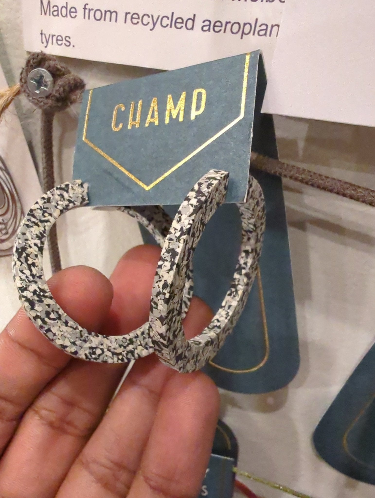 Champ Co Super Light hoop Earrings